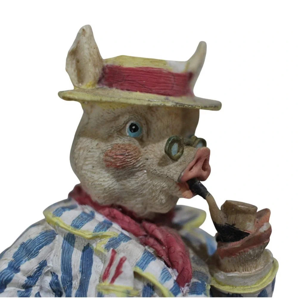 Victor Bacon Pig Figurine‎ 1993 International Resourcing VA07 Pipe Gentleman